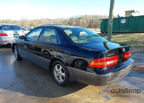 1998 Lexus Es 300 z USA, uszkodzony, nr VIN JT8BF28G2W5038909